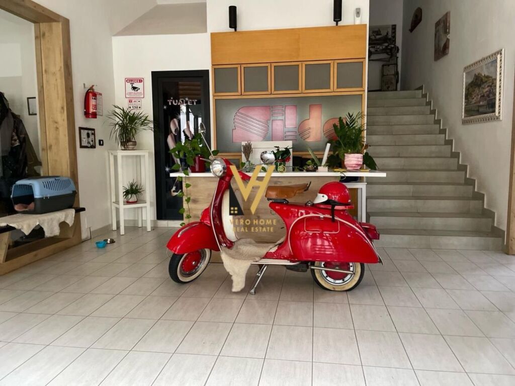 Shitet Godine 6 Kateshe Polifunksionale ne Fier 6310 m2