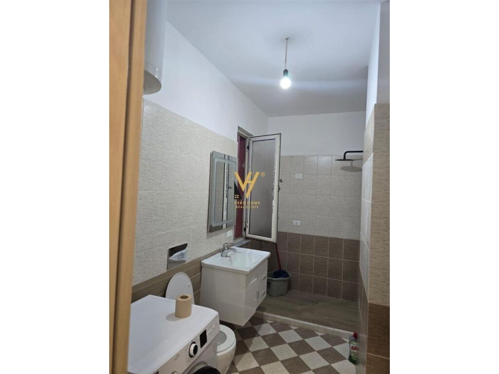 Shitet Apartament 1+1+ballkon te Kmy , Yzberisht 65 m2 2