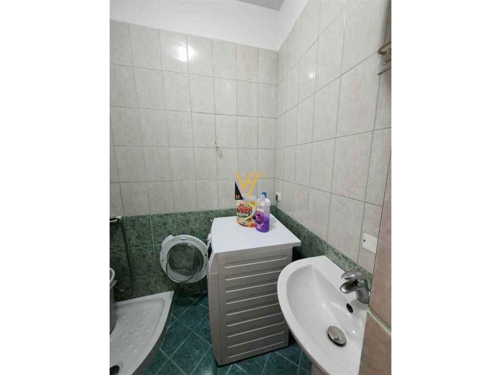 Jepet Apartament 2+1+ballkon me qera te Fresku 100 m2 2