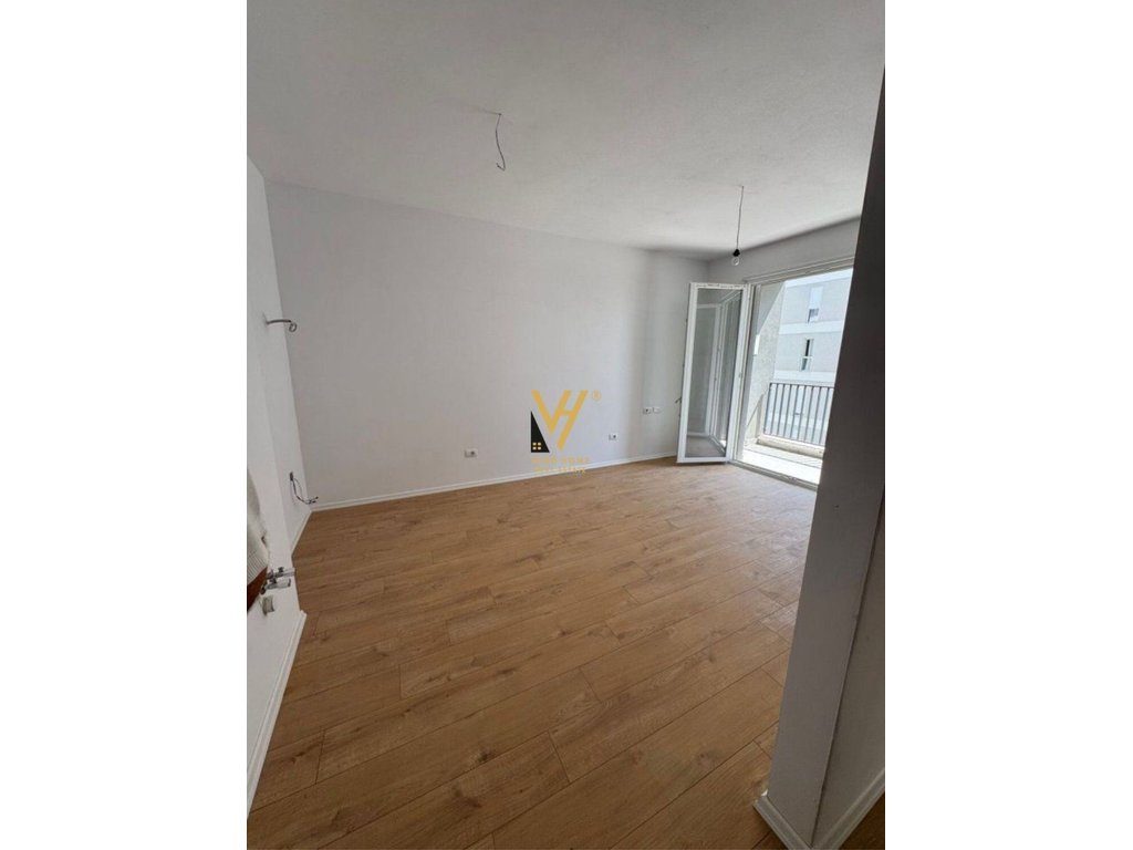 SHITET APARTAMENT 1+1+BLK UNIVERS CITY 72.000 EURO 3