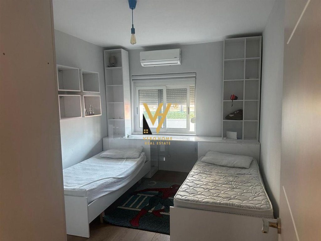 JEPET APARTAMENT 3+1+BLK ME QIRA TE RRUGA E DURRESIT 800 EURO 4