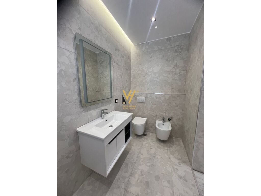 Shitet Apartament 3+1+2+ballkon te Kompleksi Delijorgji 111 m2 3