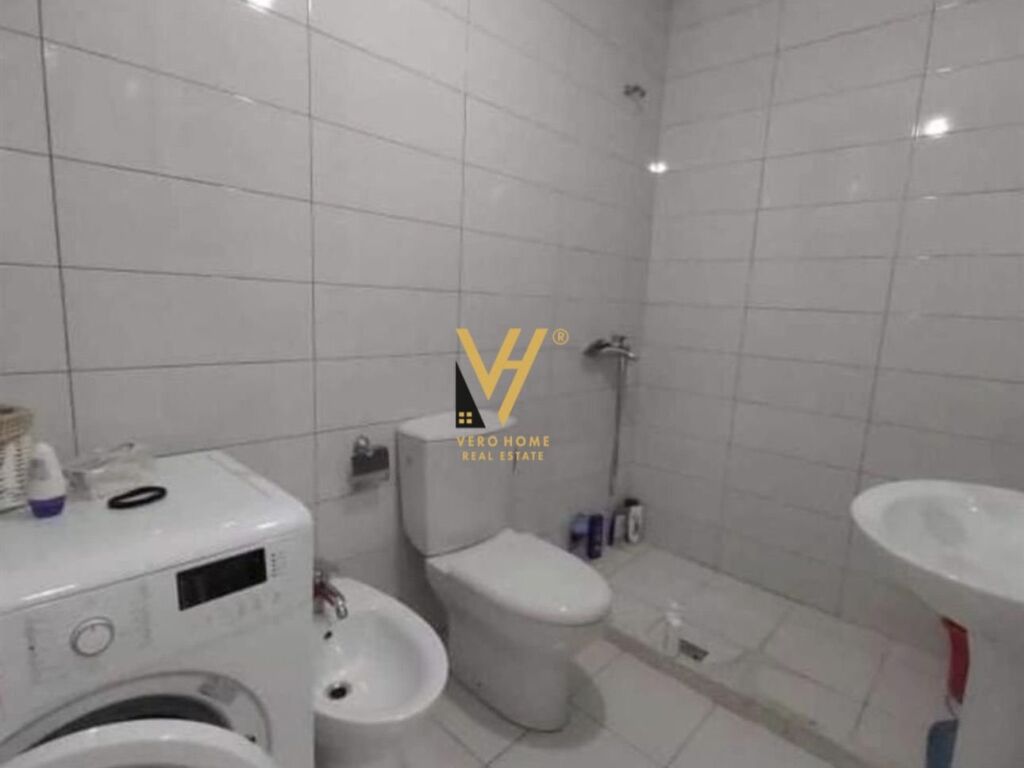 Jepet Apartament 2+1+ballkon me qera te Qendra Kristal 85 m2
