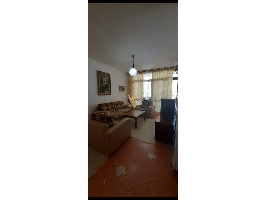 JEPET APARTAMENT 1+1 ME QIRA TE ISH EKSPOZITA 600 EURO
