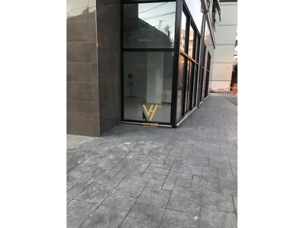 Jepet dyqan me qera te Rruga At Zef Pellumbi 66 m2 1