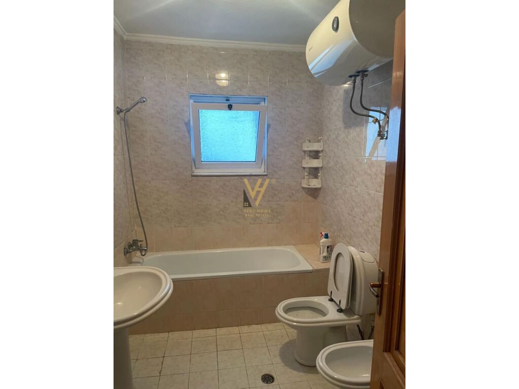 Shitet apartament 2+1+ballkon te Rruga Dritan Hoxha 127 m2 3