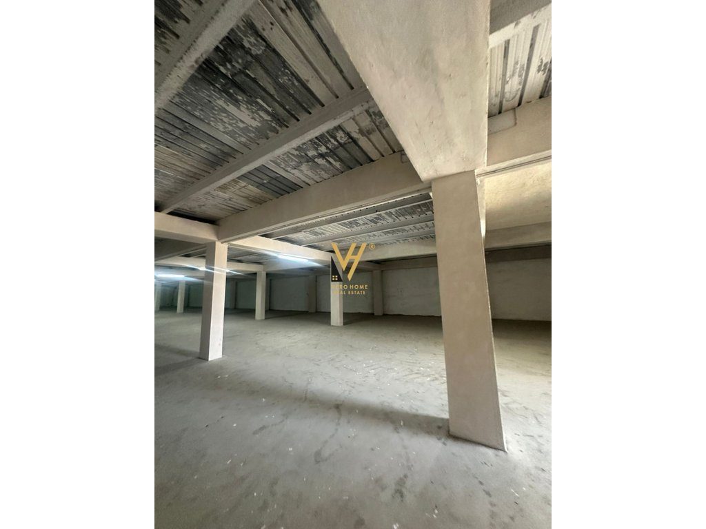 JEPET MAGAZINE 770M2 ME QERA TE AUTOSTRADA TR-DR 1.600 EURO 2