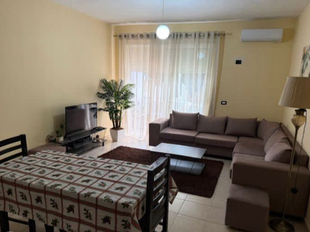 JEPET APARTAMENT 2+1+2+BLK ME QERA TE LIQENI I THATE 55.000 LEKE