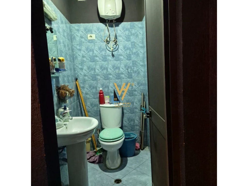JEPET AMBIENT BIZNESI 60 M2 ME QERA TE RRUGA ISLAM ALLA 600 EURO 3