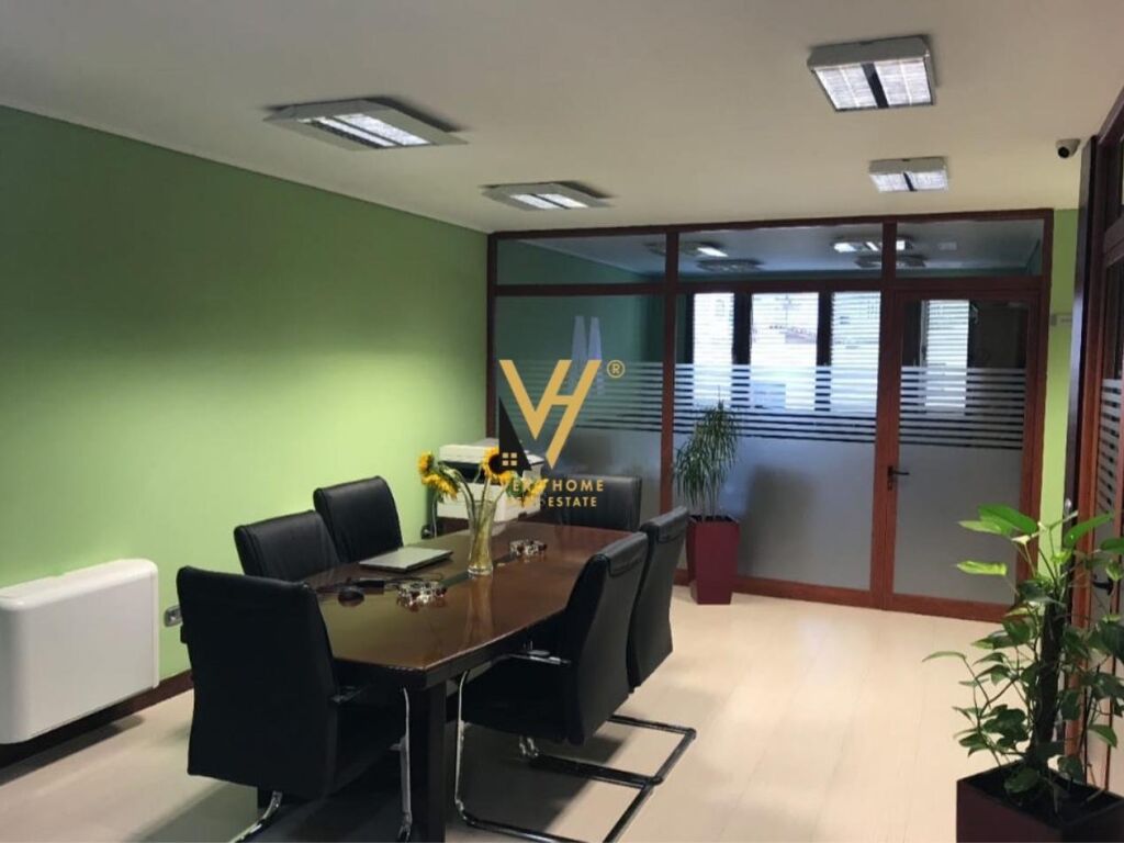 Shitet ambjent zyre ne Bllok 165 m2 2