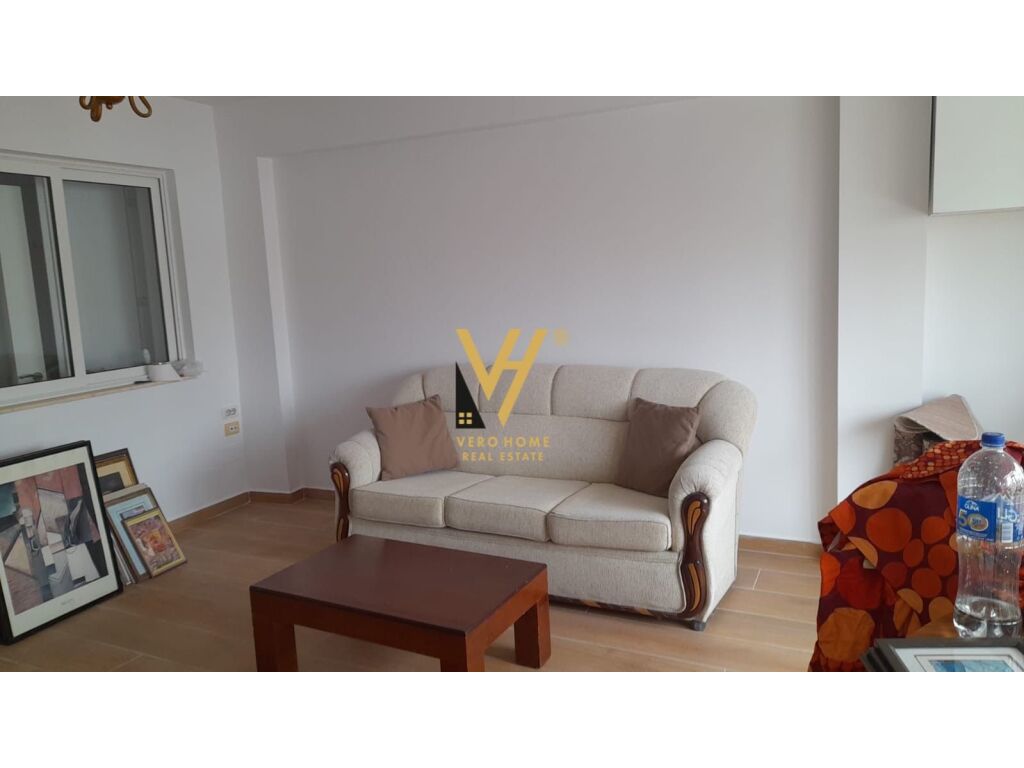 Jepet Apartament 1+1+ballkon me qera te Rruga e Durresit 65 m2 4