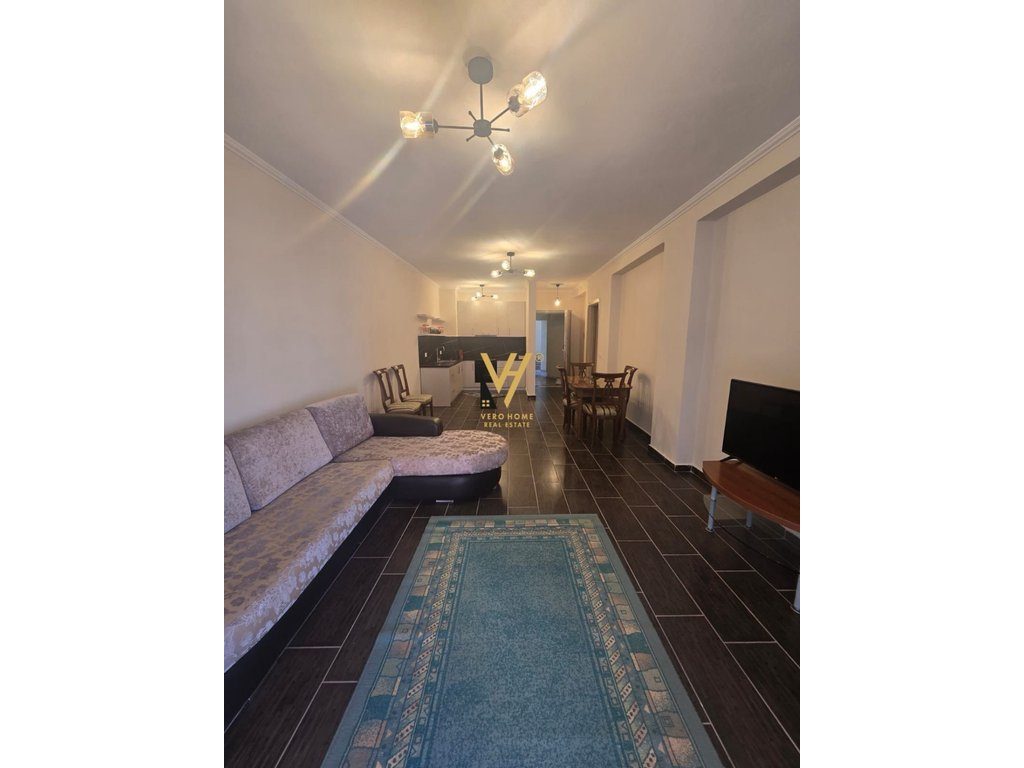 JEPET APARTAMENT 2+1 ME QIRA NE KOMBINAT 50.000 LEKE