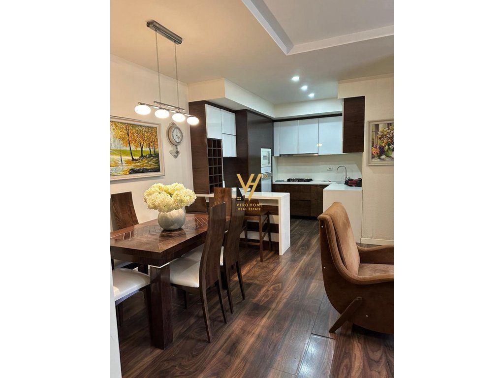JEPET APARTAMENT 3+1+BLK ME QERA TE KOM.KONTAKT, ISH PARKU 95.000 LEKE 2
