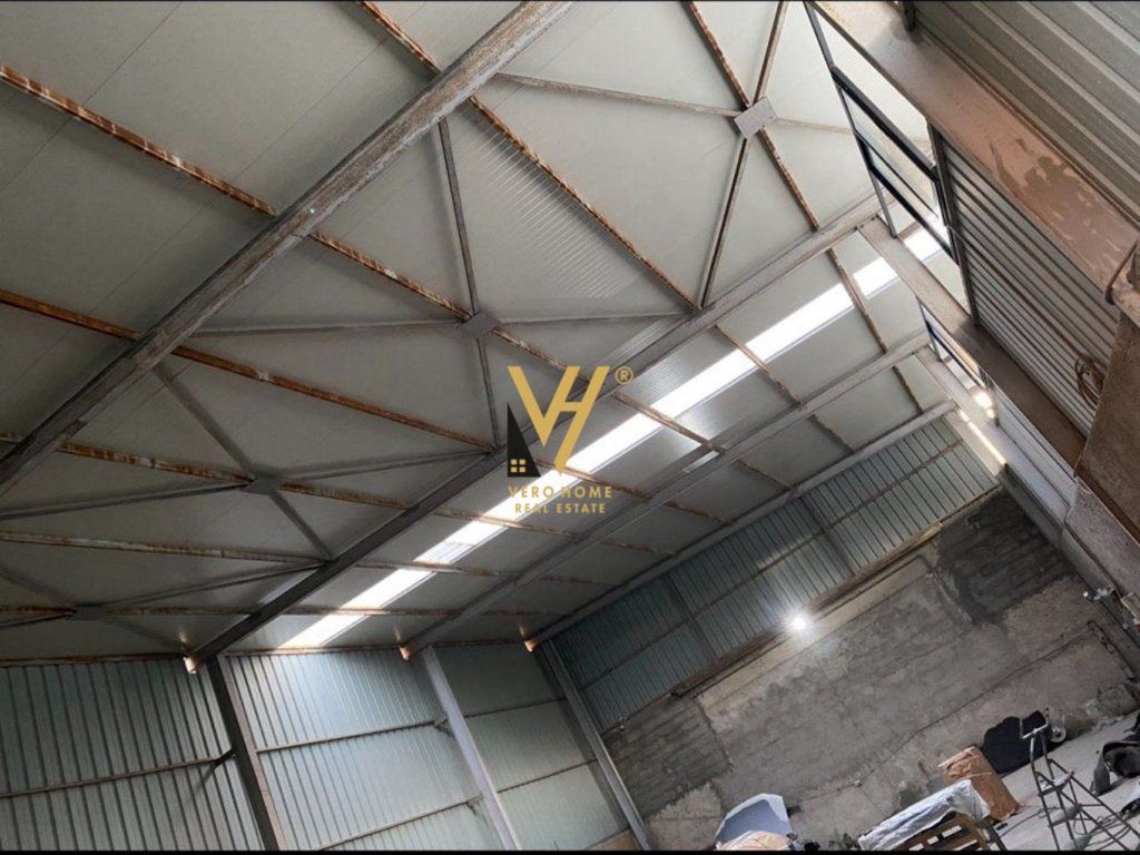 JEPET KAPANON 1.400 M2 ME QERA NE SHKOZET 1.000 EURO 3