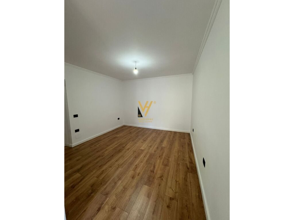 Shitet Apartament 2+1+ballkon te Stadiumi Dinamo 113 m2 2