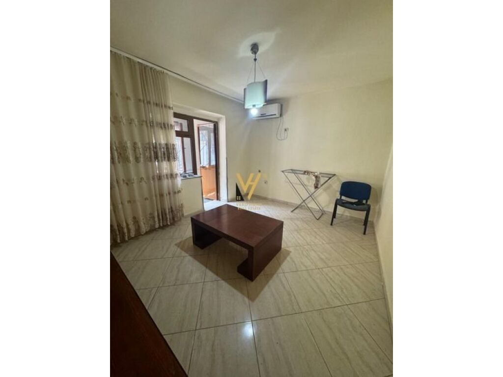 Shitet Ambient Biznesi te Joena , 21 Dhjetori 68 m2
