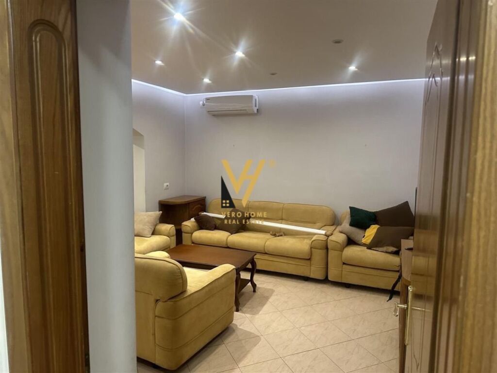Jepet Apartament 2+1+ballkon me qera te Rrethrrotullimi Shkoze 97 m2 3