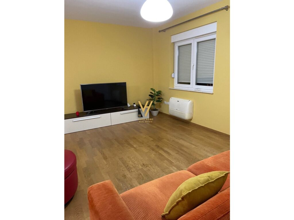 Jepet Apartament 3+1+3 me qera te Tegu 185 m2 3
