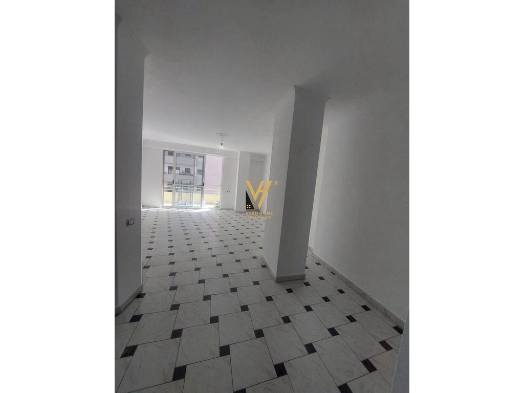 JEPET APARTAMENT 2+1+2BLK ME QERA NE ASTIR 40.000 LEKE 3