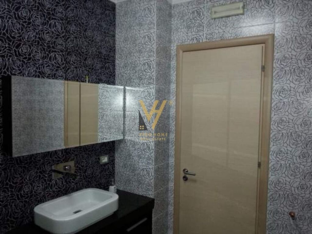 Shitet apartament 1+1+ballkon te Komuna e Parisit 78 m2 4