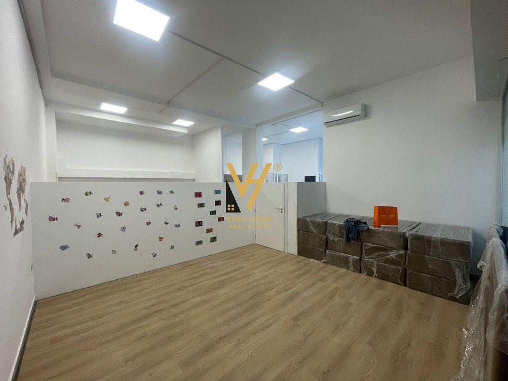 JEPET AMBIENT 100M2 ME QERA NE YZBERISHT 850 EURO