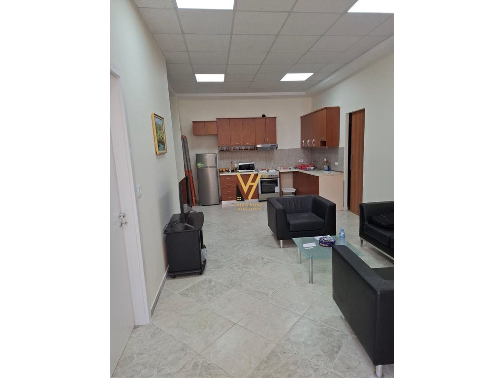 JEPET APARTAMENT 2+1 ME QERA TE AMBASADA KINEZE 80.000 LEKE