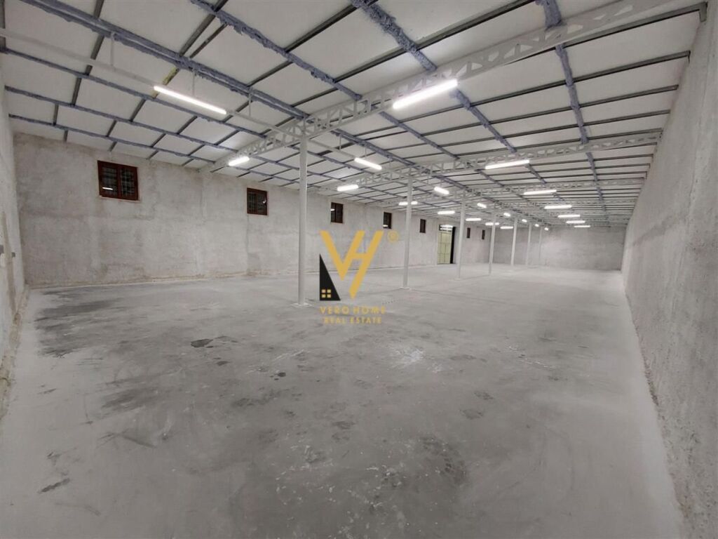 Jepet Magazine me qera te Rruga e Arberit 550 m2 3