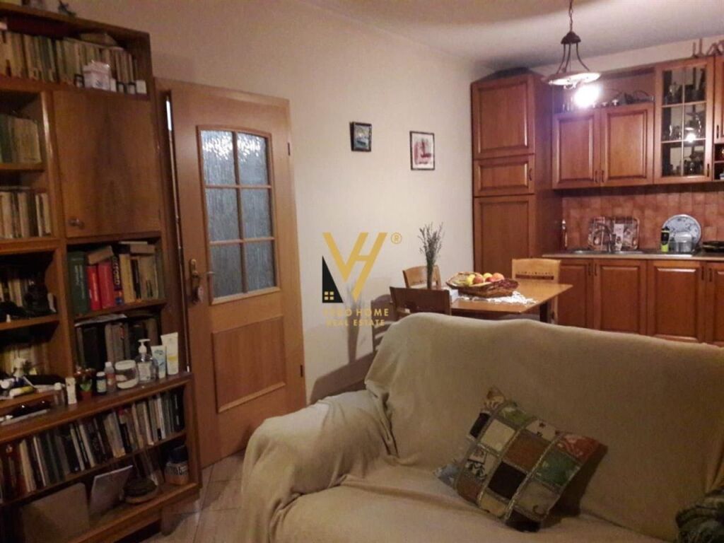 Jepet Apartament 2+1+2+ballkon me qera te Rruga Perlat Rexhepi 100 m2 4