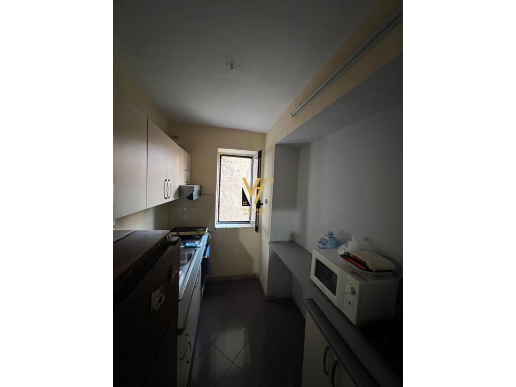 SHITET APARTAMENT 3+1 TE RRUGA FORTUZI 25.000.000 LEKE 2