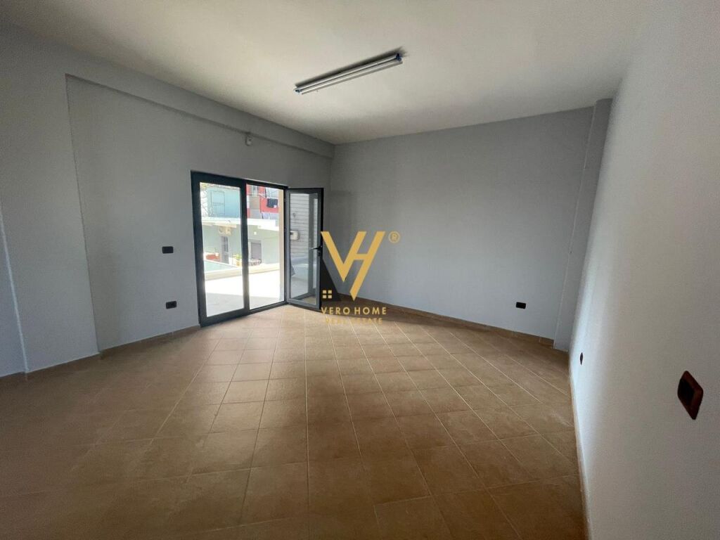 Jepet ambient biznesi me qera te Unaza e Re 210 m2 2