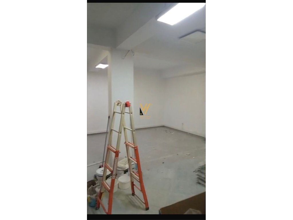 JEPET AMBIENT BIZNESI 100 M2 ME QIRA NE QENDER 2.000 EURO 1