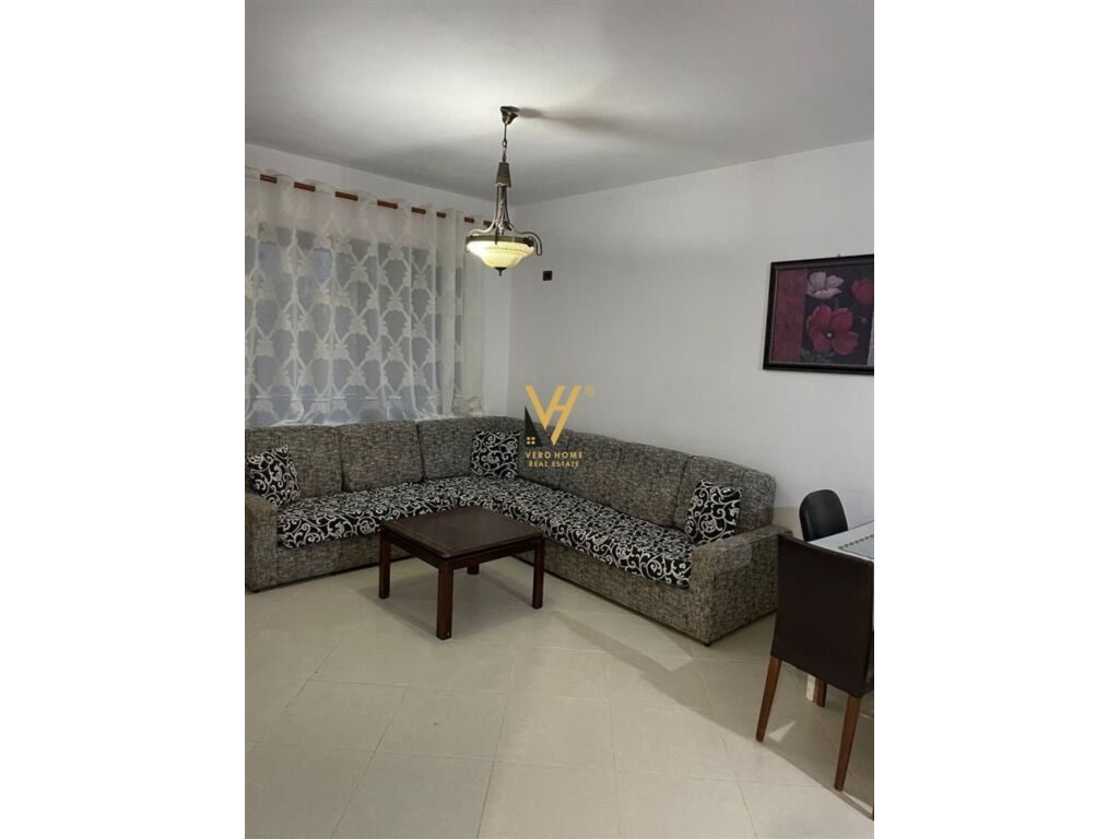 Jepet Apartament 2+1+2+ballkon me qera te Unaza e Re 100 m2
