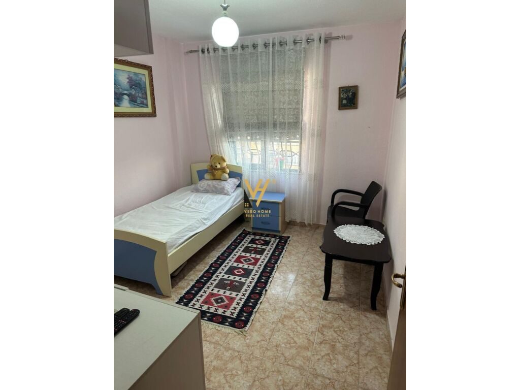 JEPET APARTAMENT 2+1+BLK ME QERA TE PALLATI ME SHIGJETA 60.000 LEKE 4