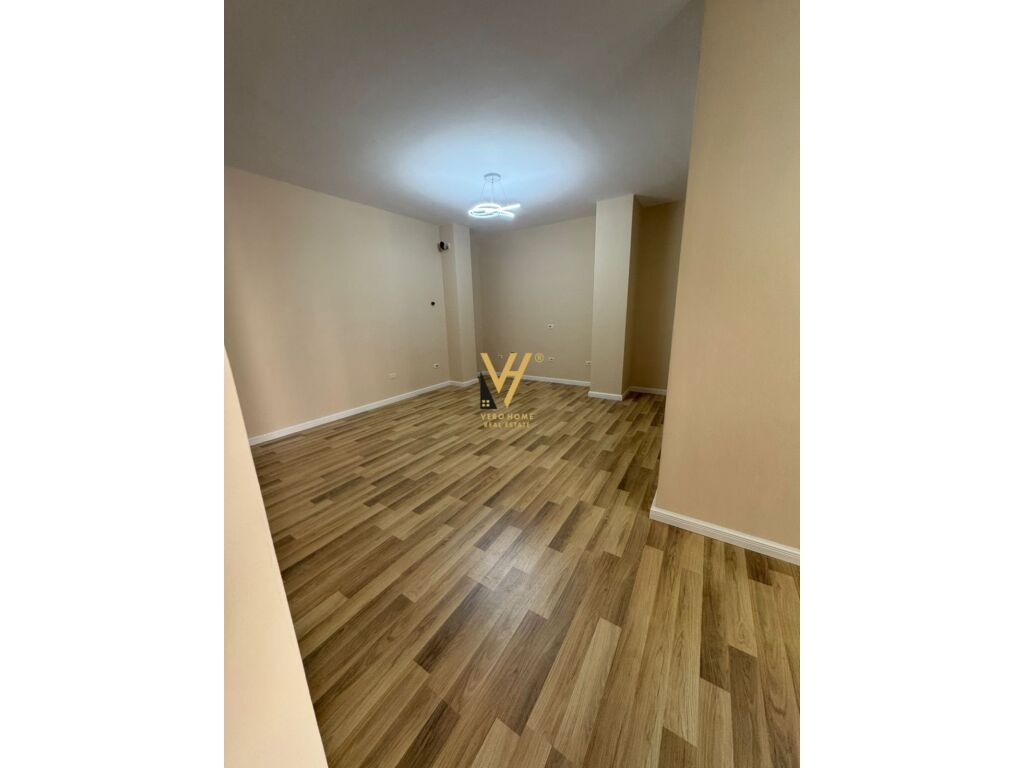 Shitet Apartament 2+1+ballkon te Unaza e Re 85 m2 4