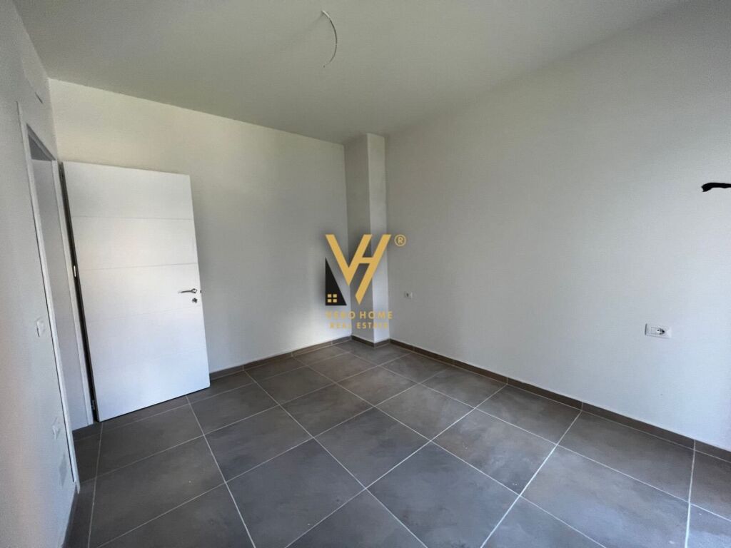 Jepet zyre me qera te Rruga Kosovareve 70 m2 2