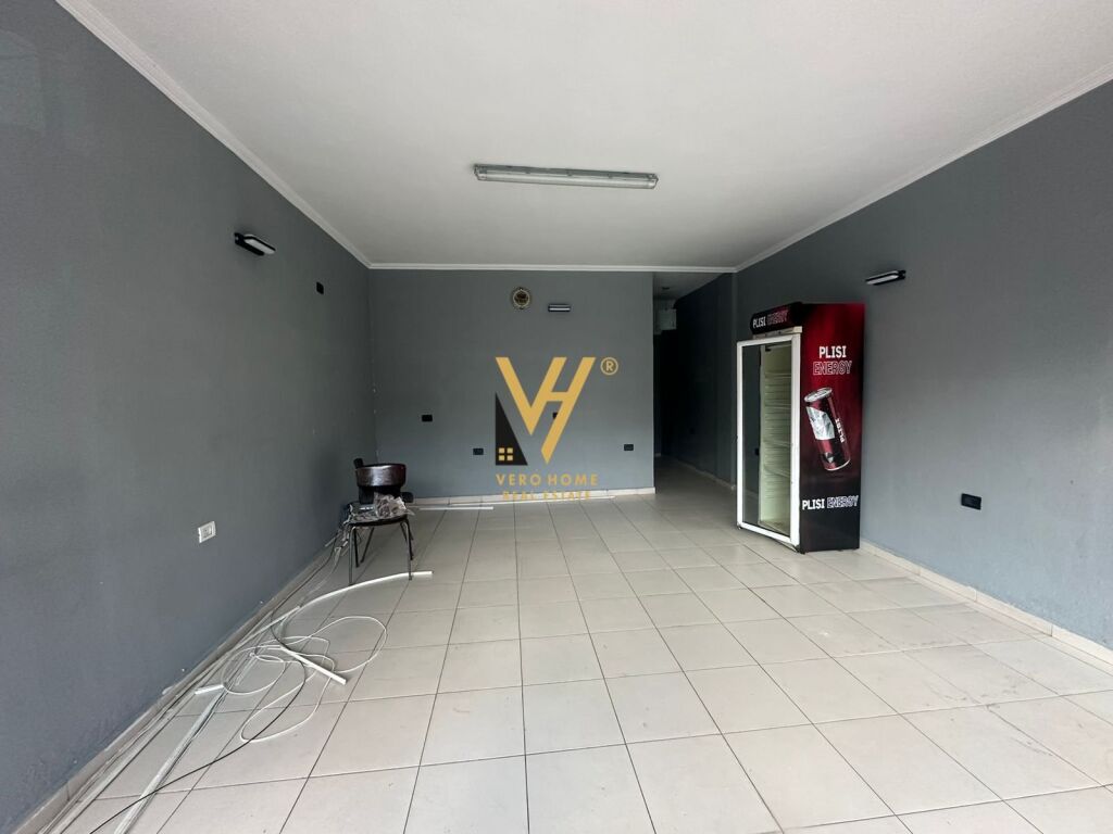 Jepet Dyqan me qera te Qyteti i Studenti 36 m2