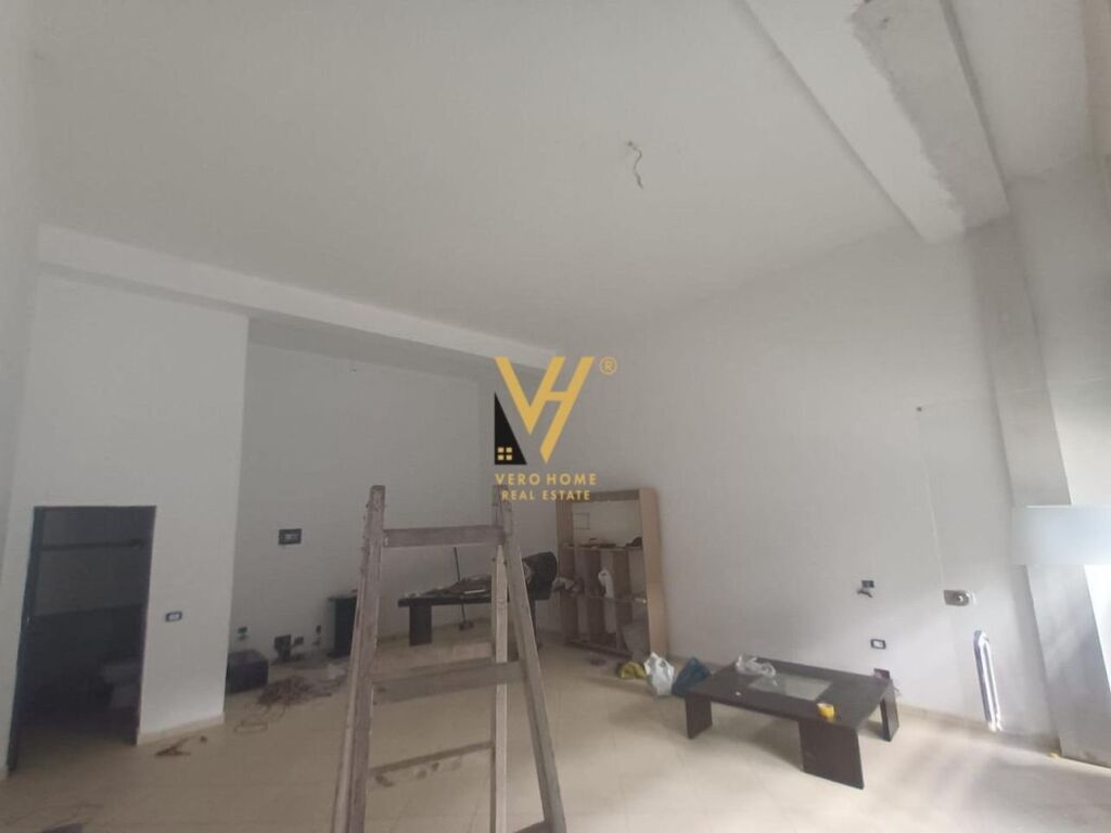 Jepet Dyqan me qera ne Yzberisht 55 m2 3