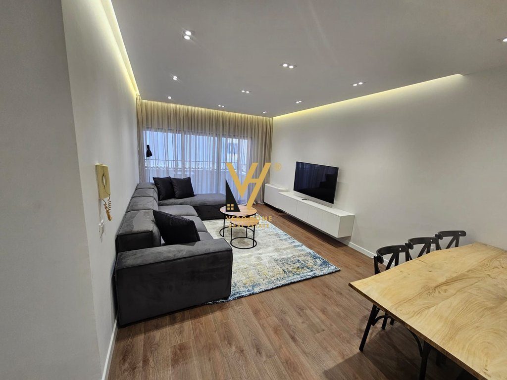 JEPET APARTAMENT 2+1+2+BLK ME QERA TEK RRUGA HIM KOLLI 1.000 EURO