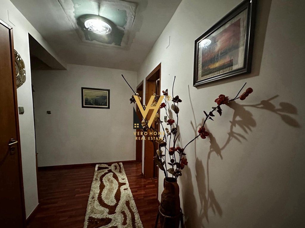 JEPET APARTAMENT 2+1 ME QERA TE RRUGA FORTUZI 700 EURO 3