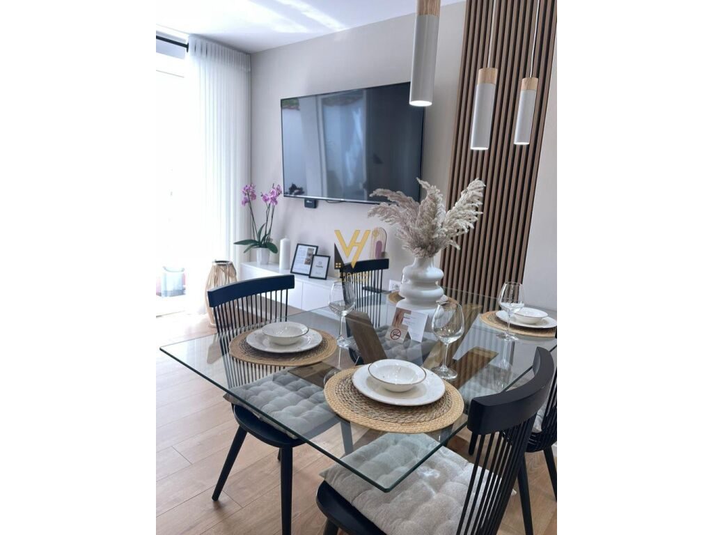 Shitet apartament 1+1 te Rruga e Barrikadave 80 m2 2