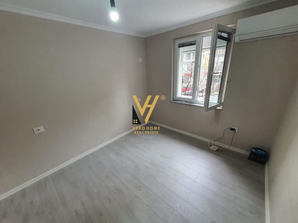 Jepet Zyre me qera te 21 Dhjetori 70 m2 2