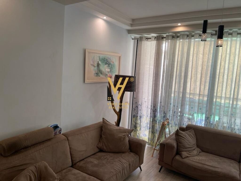 Shitet Apartament 2+1+ballkon te Rruga Myslym Shyri 118 m2