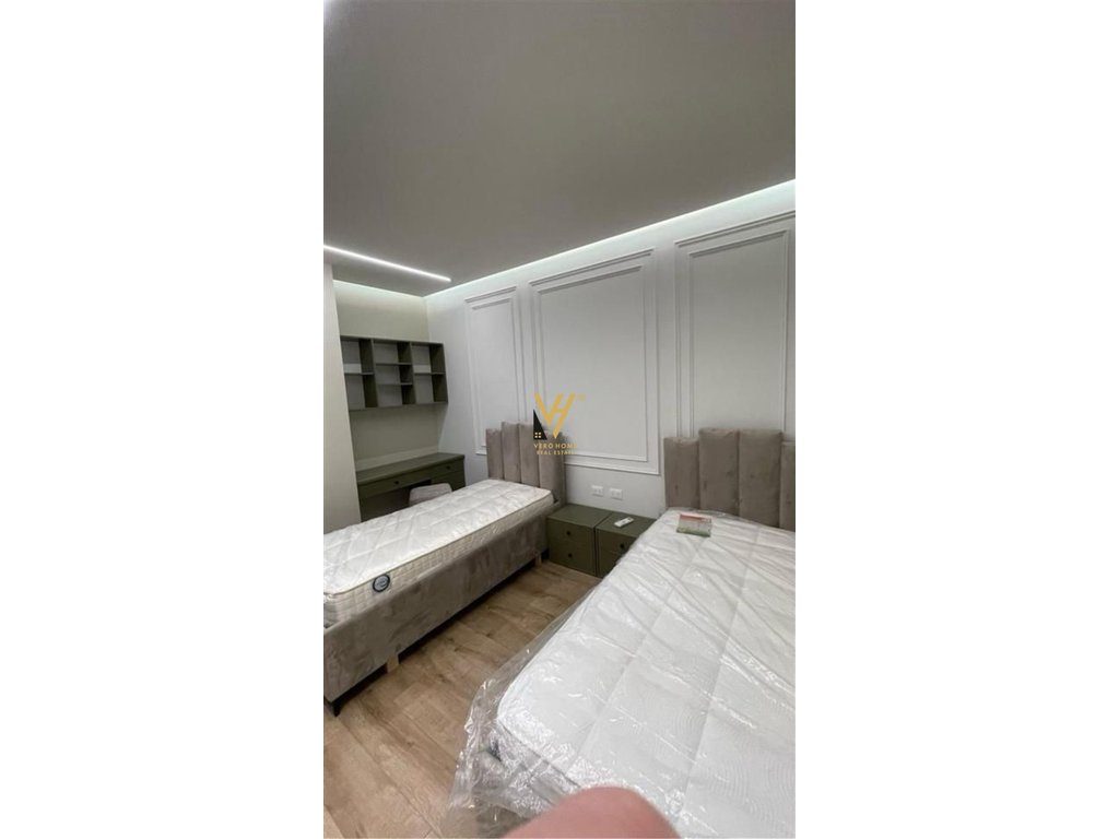 JEPET APARTAMENT 2+1+2BLK ME QERA TEK LIQENI I THATË 1.500 EURO 4