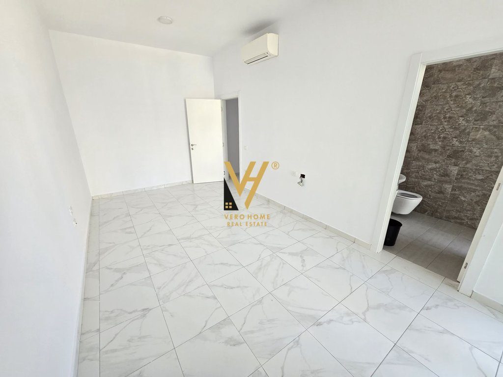 JEPET ZYRE 110 M2 ME QERA TE NISHARAKU 1.000 EURO 2