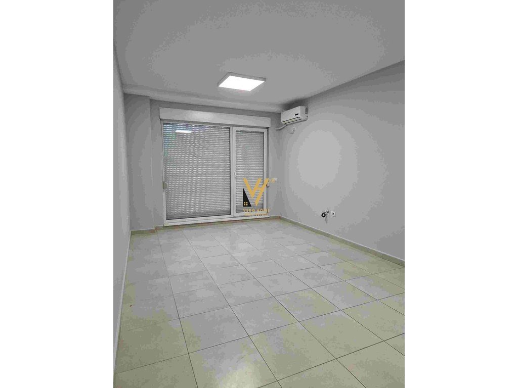 JEPET ZYRE 50 M2 ME QERA TE MANGALEMI, 21 DHJETORI 40.000 LEKE