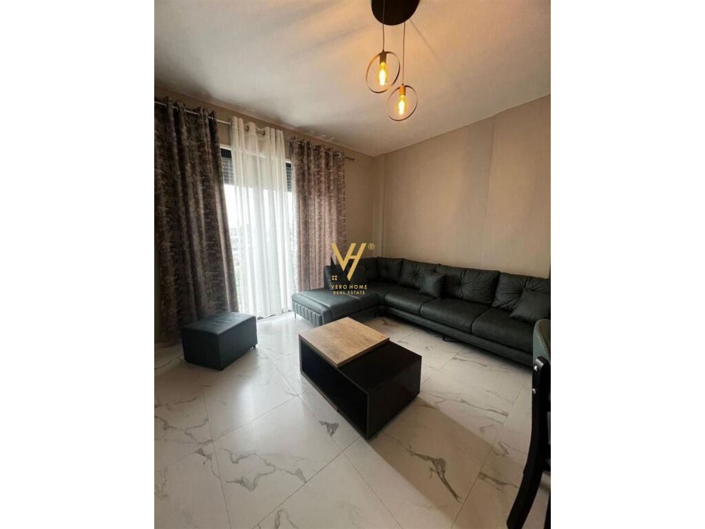 Jepet Apartament 1+1+ballkon me qera te Rruga Xhanfize Keko 70 m2