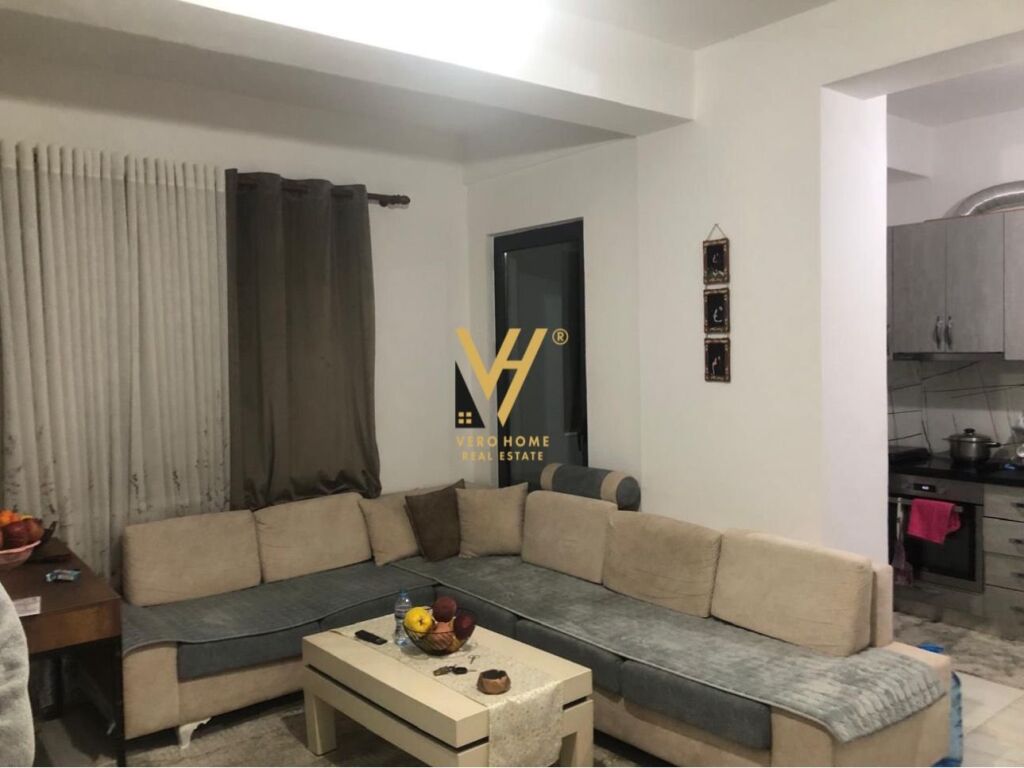 Jepet Apartament 2+1+ballkon me qera te Unaza e Re 120 m2