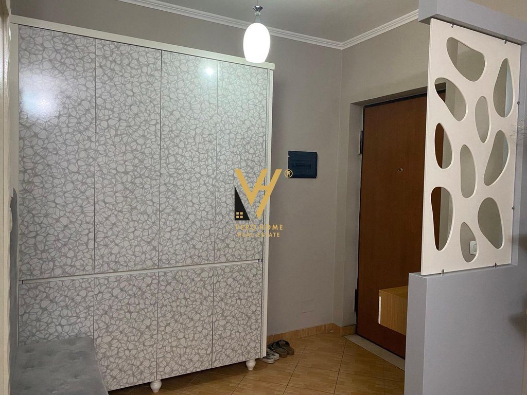 JEPET APARTAMENT 2+1+BLK ME QERA TE PALLATI ME SHIGJETA 65.000 LEKE 3