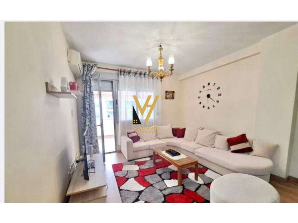 JEPET APARTAMENT 2+1+2 ME QERA TE RRUGA E KAVAJES 700 EURO