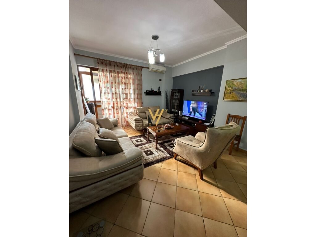 Shitet Apartament 3+1+2+ballkon te Komuna e Parisit 94 m2 4